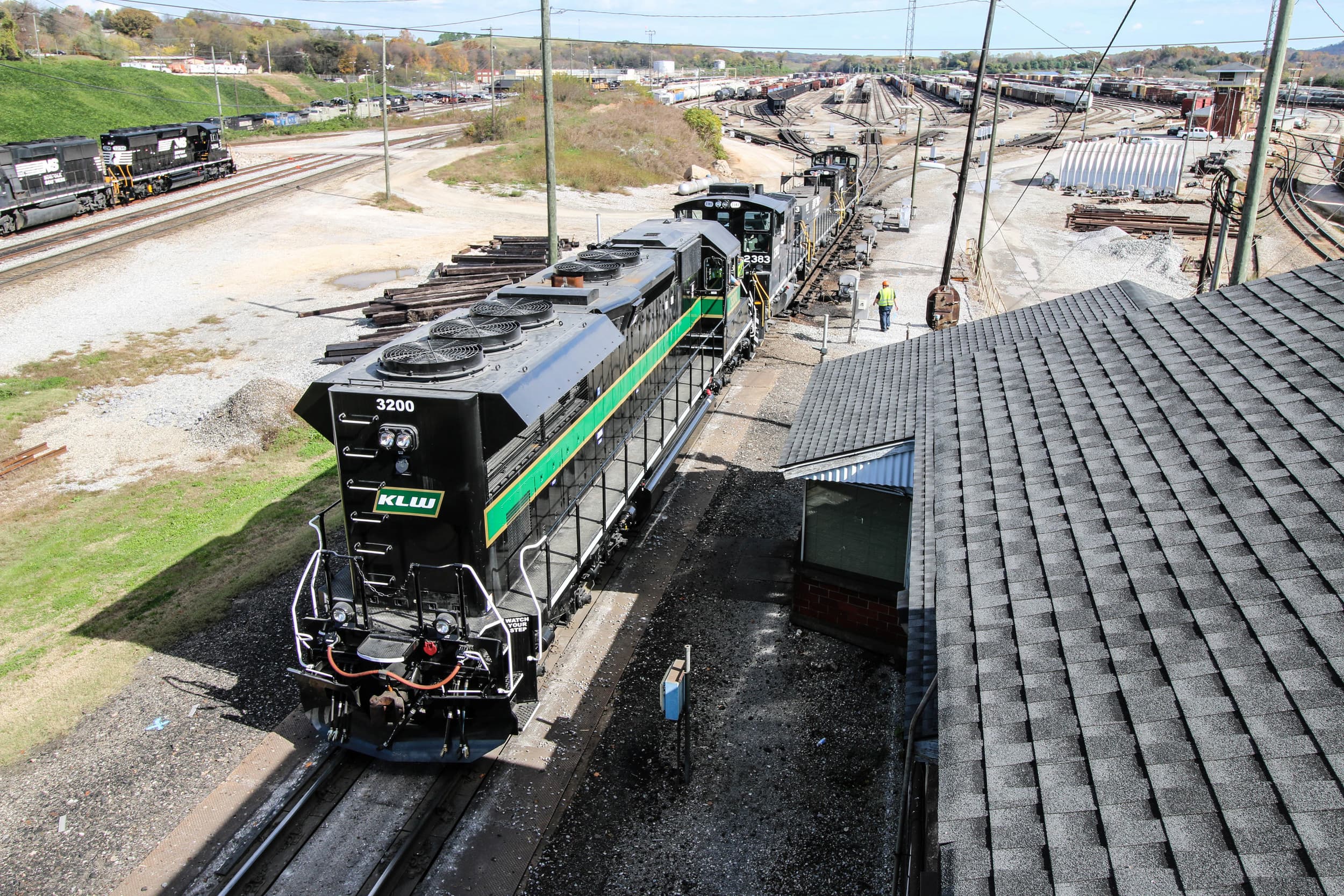 KLWX 3200 in rail yard
